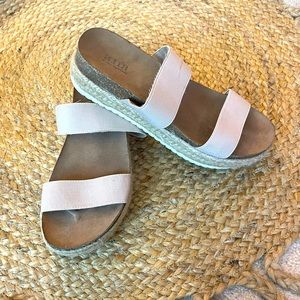 Women’s platform sandals
